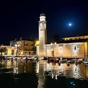 https://la-casa-di-lazise.hotelinveneto.com